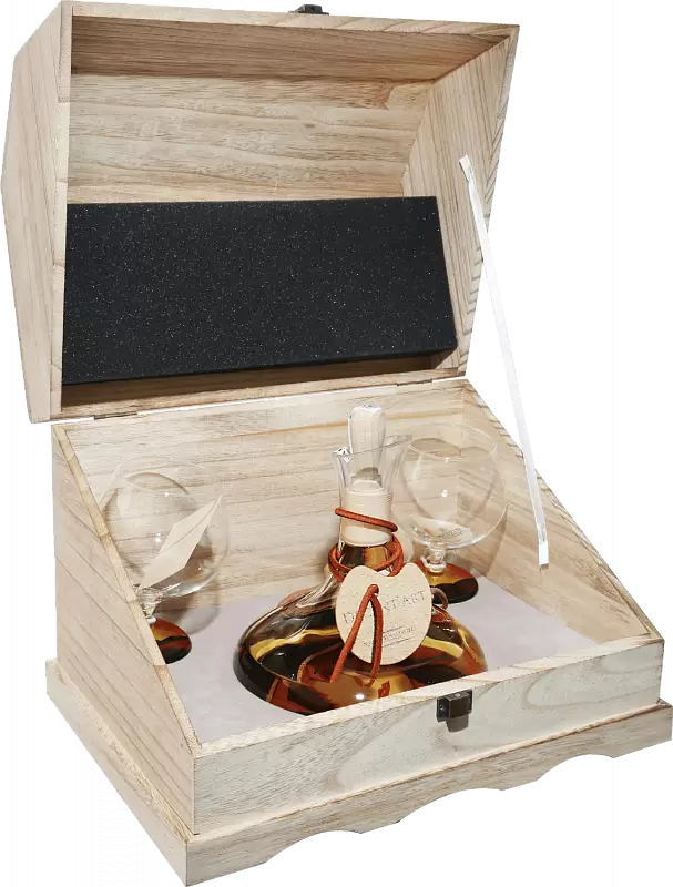 Граппа Grappa Di Barolo Invecchiata Mazzetti d'Altavilla 0.7 л Gift Box Set 1 Decanter & 2 Glasses