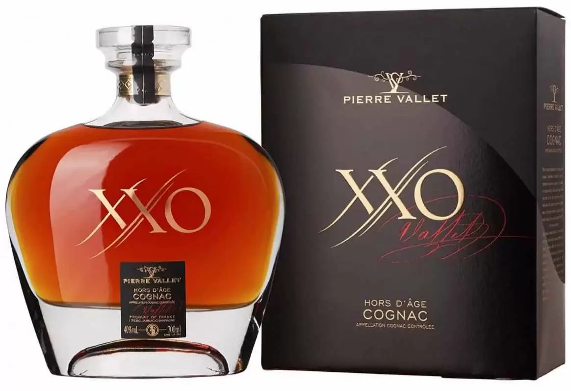 Коньяк Pierre Vallet XXO Hors d'Age Cognac AOC 0.7 л в подарочной упаковке