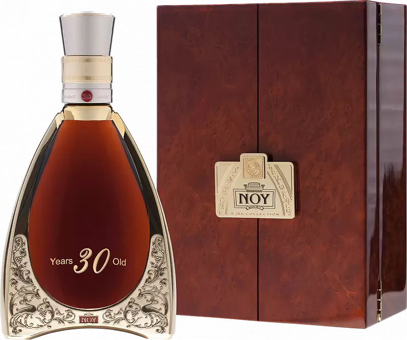 Коньяк Ной 30 Лет 0.7 л Gift Box в наборе Золотая юбилейная монета