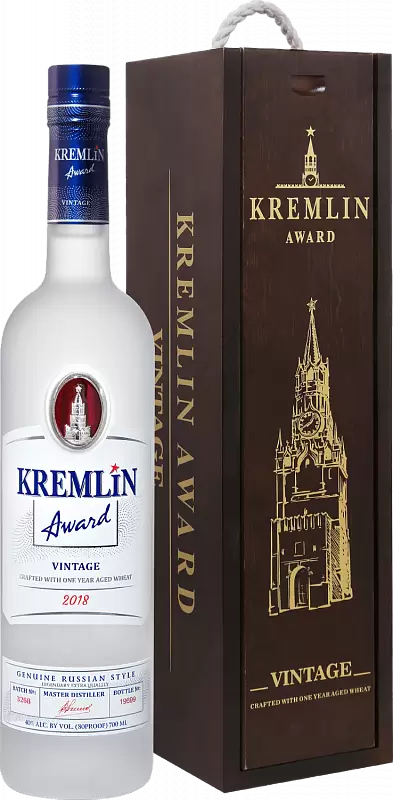Водка Кремлин Эворд Винтаж 0.7 л Gift Box