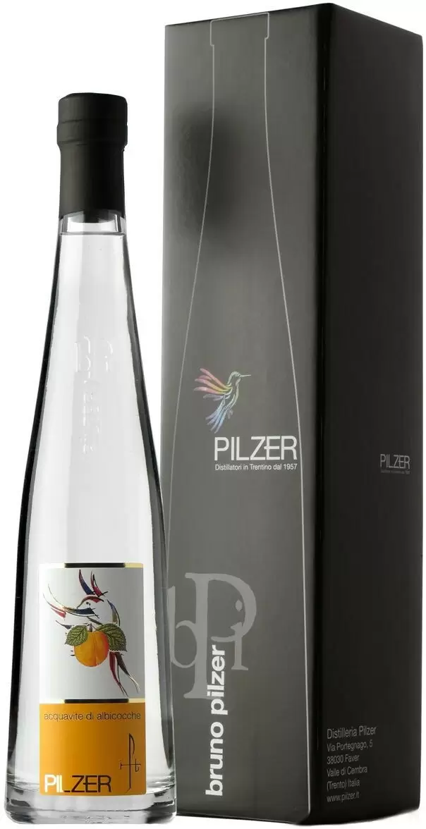 Аквавит Pilzer Acquavite di Albicocche 0.5 л Gift Box