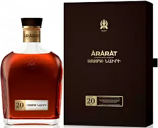 Коньяк Арарат Наири 0.5 л Gift Box