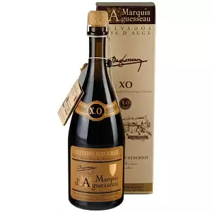 Кальвадос Marquis d'Aguesseau XO 30 ans 0.7 л Gift Box
