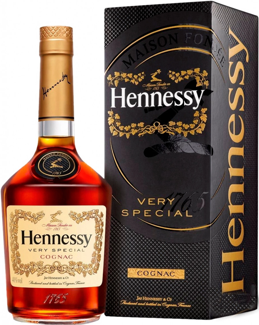 Коньяк Hennessy VS 0.5 л в подарочной упаковке