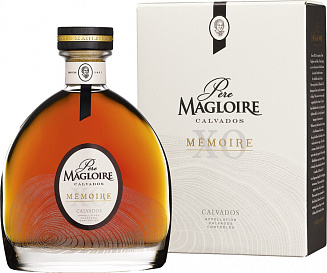 Кальвадос Pere Magloire Memoire XO 0.7 л Gift Box