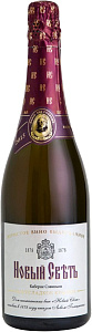 Красное Полусладкое Игристое вино Новый Свет Каберне Совиньон Полусладкое Выдержанное 0.75 л
