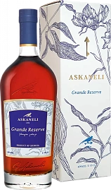 Коньяк Askaneli Grande Reserve 0.7 л в подарочной упаковке