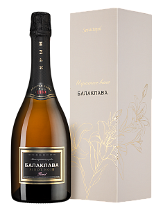 Игристое вино Балаклава Пино Нуар Брют Розе 0.75 л Gift Box