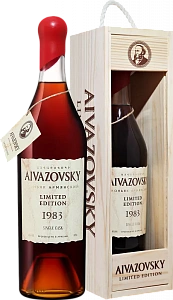 Коньяк Aivazovsky Limited Edition 1983 0.7 л в подарочной упаковке