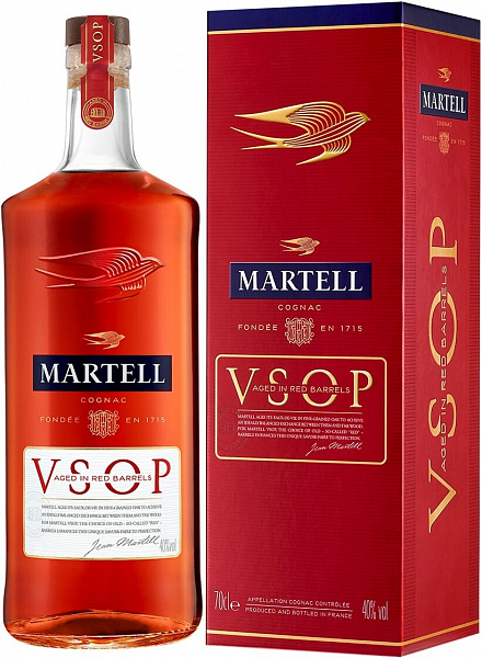 Коньяк Martell Aged in Rouge Barrels VSOP 0.7 л Gift Box