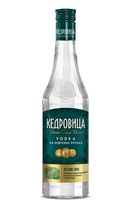 Водка Кедровица на Кедровых Орехах 0.5 л