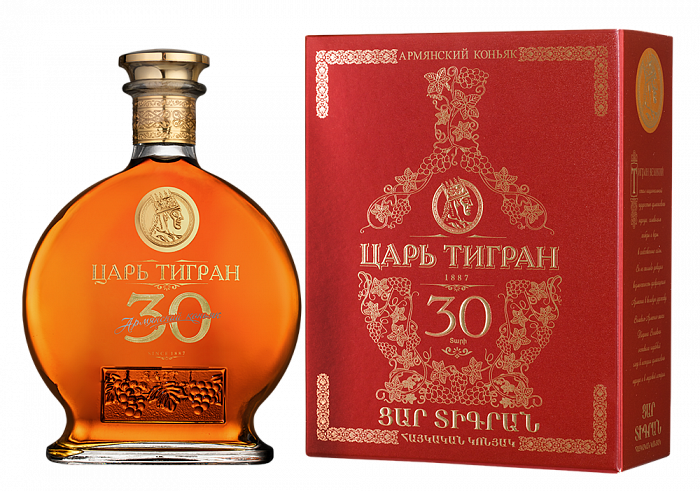 Бренди Царь Тигран 30 лет 0.7 л Gift Box