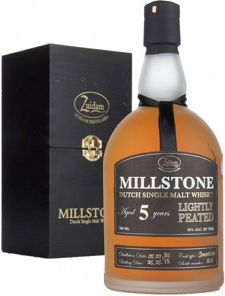 Виски Millstone Lightly Peated 5 Years Old 0.7 л Gift Box