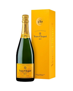 Шампанское Veuve Clicquot Brut 0.75 л Gift Box