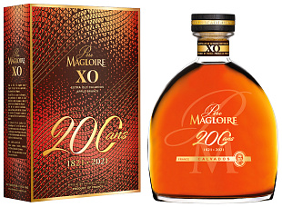 Кальвадос Pere Magloire XO 200 ans 0.7 л Gift Box